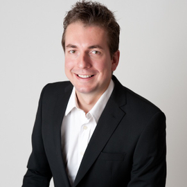 Based in Basingstoke, Hampshire, Dr. James Kleiber is an established implant and restorative dentistry practitioner committed to award-winning patient care.